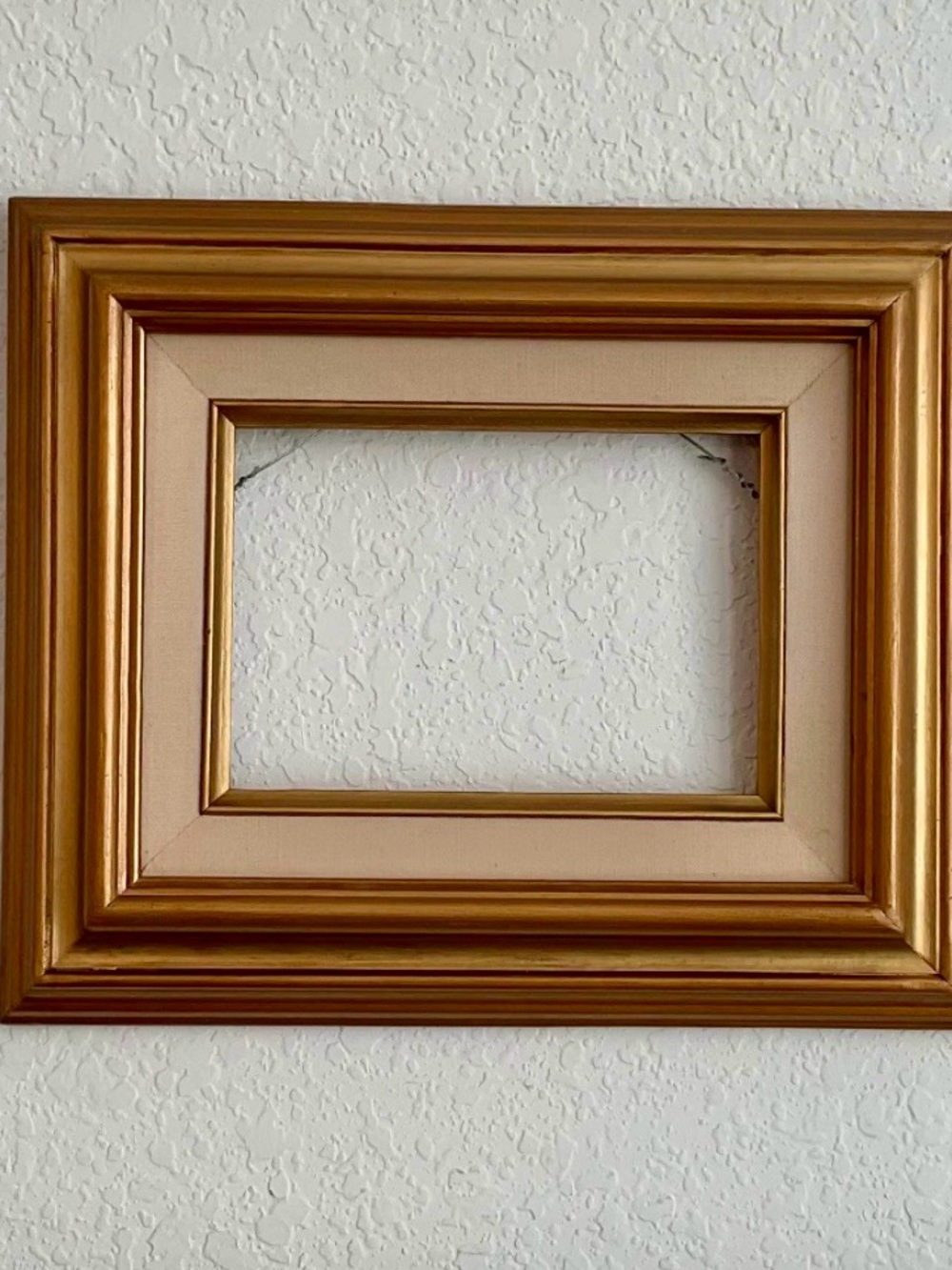 Vintage Gold Wood Frame (empty) for a 5x7 painting